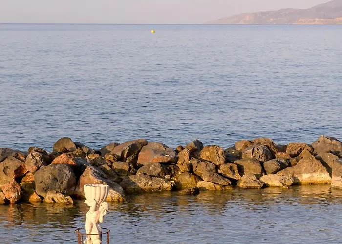 Ξενοδοχείο Eri & Village