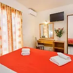 Eri Beach&village Hotell 4*