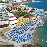 Eri Beach&village