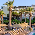 Eri Beach&village Hotell