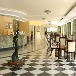 Hotell Eri Beach&village 4*