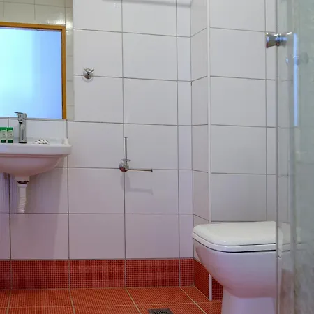 Eri & Village فندق خيرسونِسوس