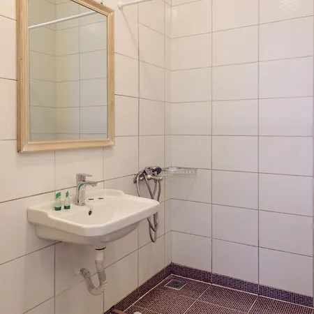 Eri & Village فندق