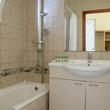 Hotel Eri & Village 4*