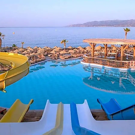 Eri Beach&village