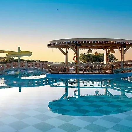 Hotell Eri Beach&village 4*