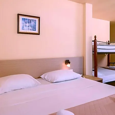 Eri Beach&village Hotell 4*