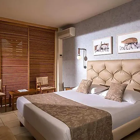 Eri & Village Hotel