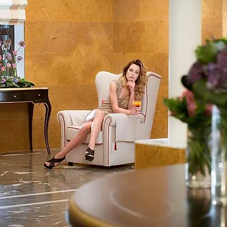 Hotel Eri & Village 4*