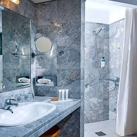 Hotel Eri & Village 4*