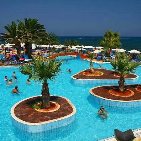 Eri & Village فندق 4*