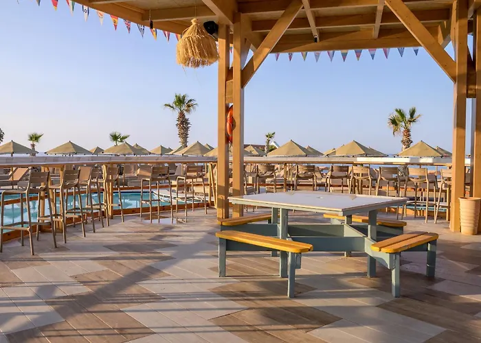 Eri & Village خيرسونِسوس