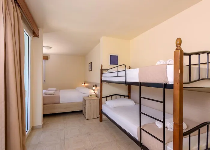 Eri & Village خيرسونِسوس