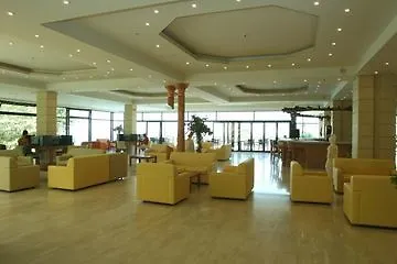 Eri & Village 赫索尼索斯